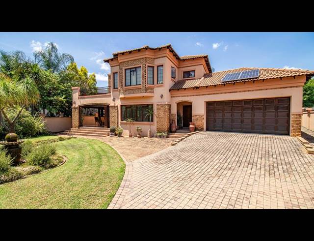 3 BEDROOM HOUSE FOR SALE IN MIDSTREAM ESTATE